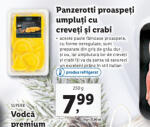 Panzerotti proaspeți umpluți cu creveți și crabi